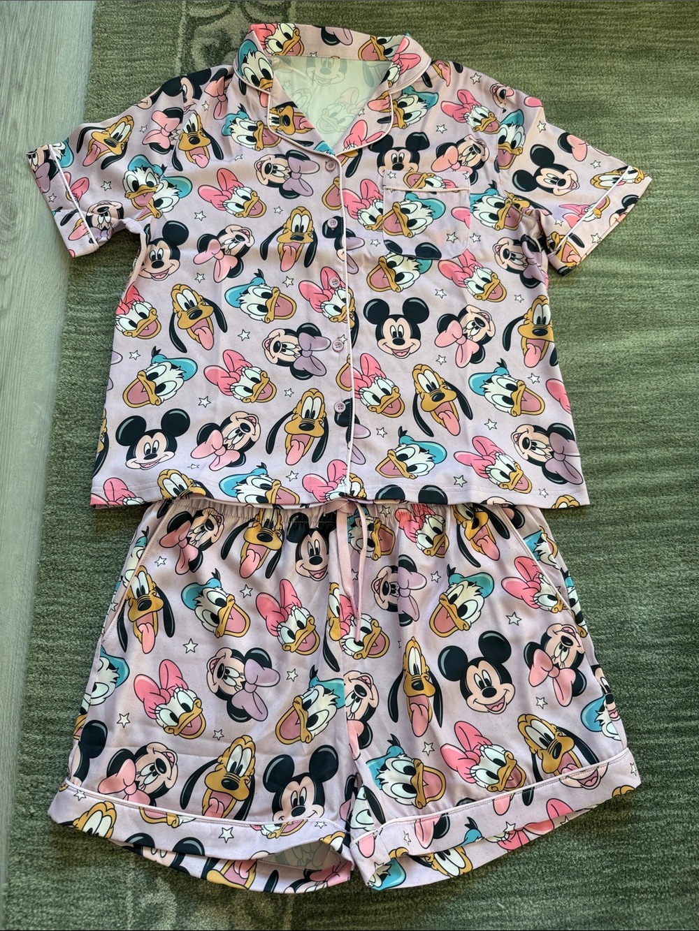 Kingdoms & Co. Disney women’s pj set